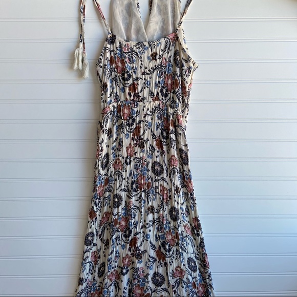 American Eagle Floral Maxi Faux Wrap Flowy Dress - Picture 5 of 8